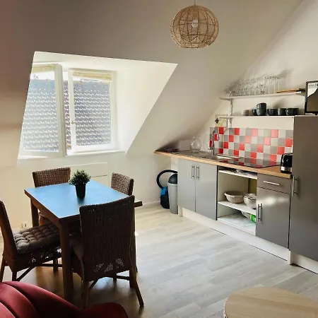 Cosy En Coeur De Vieille *